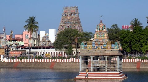 மயிலாப்பூர் கபாலீஸ்வரர் கோயிலில் பங்குனிப் பெருவிழா அதிகார நந்தி வாகனத்தில் சுவாமி வீதி உலா: மார்ச் 15-ம் தேதி திருத்தேரோட்டம்