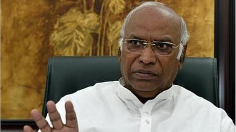 காங்கிரஸ் தோல்விக்கு சோனியா காந்தி மட்டும் பொறுப்பில்லை: மல்லிகார்ஜூன கார்கே