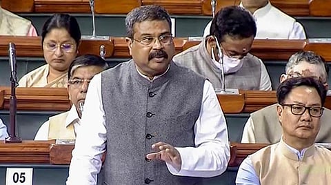 உக்ரைனில் இருந்து தாயகம் திரும்பிய மாணவர்களின் எதிர்காலம் கவனத்தில் கொள்ளப்படும்: மக்களவையில் தர்மேந்திர பிரதான் உறுதி