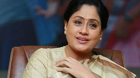 தெலங்கானா முதல்வர் சந்திரசேகர ராவ் மீது விஜயசாந்தி புகார்