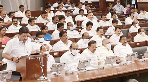தமிழக அரசின் 2022-23 ஆண்டுக்கான பட்ஜெட்டை தாக்கல் செய்யும் நிதியமைச்சர் பழனிவேல் தியாகராஜன்