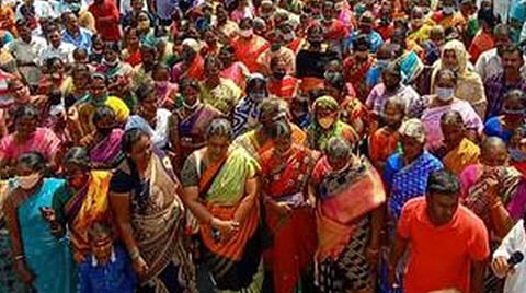 வனத்திலிருந்து வெளியேற்றப்படுவதற்கு எதிர்ப்பு: மேகமலை பகுதி கிராம மக்கள் உண்ணாவிரதப் போராட்டம்