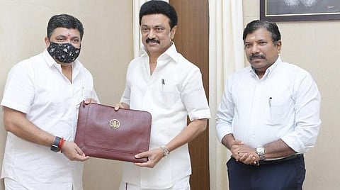 தமிழக அரசின் பட்ஜெட் குறித்து அரசியல் கட்சி தலைவர்களின் வரவேற்பும், விமர்சனமும்