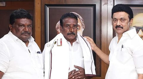 முதல்வர் முன்னிலையில் திமுகவில் இணைந்த அதிமுக உறுப்பினர் கண்ணன்.