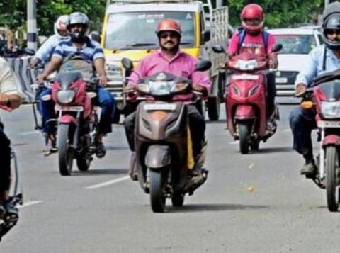 போக்குவரத்து விதிகளை மீறியவர்களிடம் 2021-ல் நாடு முழுவதும் ரூ.1,898 கோடி அபராதம் வசூல்
