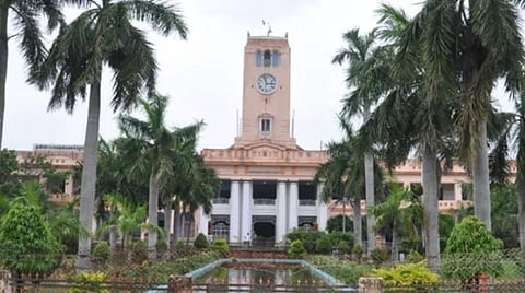 அண்ணாமலை பல்கலை.யில் உபரி ஆசிரியர்களுக்கு பணி நீட்டிப்பு 