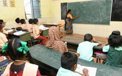குன்றத்தூர் ஊராட்சி ஒன்றியத்தில் பல்வேறு அரசு பள்ளிகளில் ஆசிரியர் பற்றாக்குறை