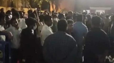ஹைதராபாத்தில் போதை விருந்தில் பங்கேற்ற நடிகை, பாடகர் உட்பட 144 பேர் பிடிபட்டனர்