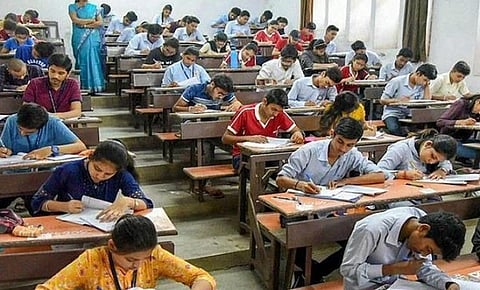 12 ஆம் வகுப்பு என்பது நுழைவுத் தேர்வுக்கான தகுதித் தேர்வு அல்ல; சியுஇடி தேர்வை திரும்பப் பெறுவீர்: ஓபிஎஸ்
