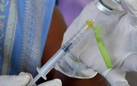 தனியார் மையங்களில் 18 வயதுக்கு மேற்பட்டோருக்கு நாளை முதல் பூஸ்டர் தடுப்பூசி: மத்திய அரசு அறிவிப்பு