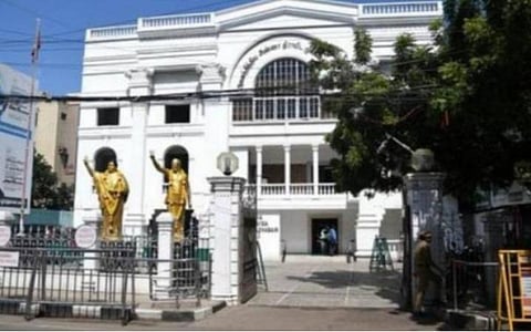 அதிமுக உட்கட்சி தேர்தல்: 25 மாவட்டங்களில் நகர, ஒன்றிய, பேரூராட்சிளுக்கு புதிய நிர்வாகிகள் அறிவிப்பு 