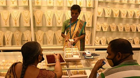 தங்கம் விலை இன்றும் உயர்வு: நிலவரம் என்ன? 