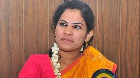 சித்திரை முழு நிலவை முன்னிட்டு தொல்காப்பியர், கண்ணகி சிலைகளுக்கு அரசு சார்பில் மரியாதை