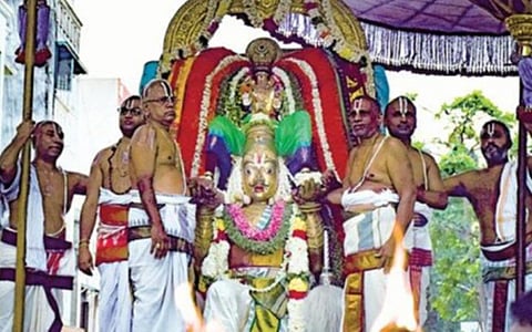 பார்த்தசாரதி கோயிலில் கருட சேவை உற்சவம்
