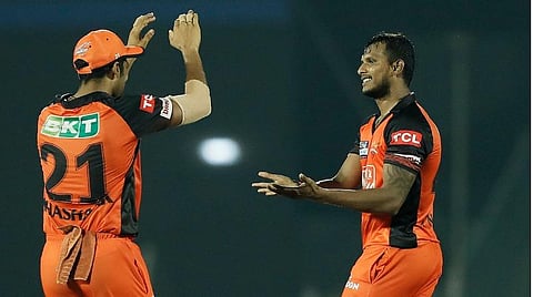 IPL 2022 | 3 டக் அவுட்... ஆர்சிபி அணியை 68 ரன்களில் சுருட்டிய ஹைதராபாத்