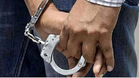 மதுரை | ஆசிரியைகளுக்கு பாலியல் தொந்தரவு கொடுத்ததாக தலைமை ஆசிரியர் கைது