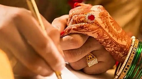 உ.பி: வசதியற்ற இந்துப் பெண்ணின் திருமணத்தை தங்கள் வீட்டில் நடத்தி நெகிழவைத்த இஸ்லாமிய குடும்பம்