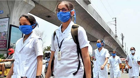 நிச்சயதார்த்தம் செய்து விட்டோம்; திருமணத்தை நடத்தி வையுங்கள்: பேரவையில் விவாதம் 