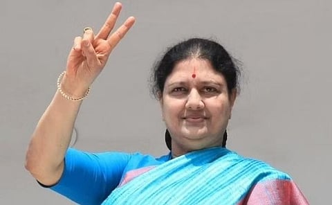 அரசியல் பயணத்தை விரைவில் தொடங்குவேன்: சசிகலா தகவல்