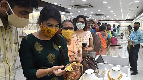 தங்கம் விலை 5-வது நாளாக குறைவு: இன்றைய நிலவரம் என்ன?