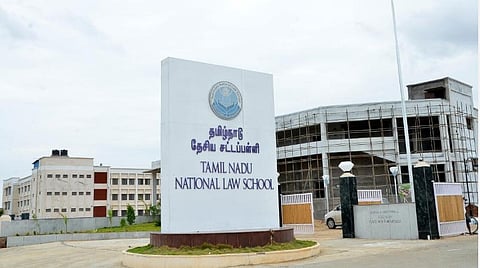 அரசு சட்டக் கல்லூரிகளில் முதுநிலை பட்டப்படிப்பு: தமிழக சட்டத்துறையின் 8 முக்கிய அறிவிப்புகள்  