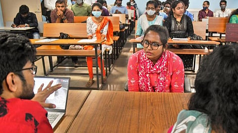 வேலைவாய்ப்பின்மை, ஊழல்... இவையே நகர்ப்புற இந்தியர்கள் கவலை: கருத்துக் கணிப்பு தகவல்