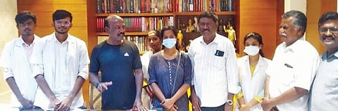 சென்னையில், சிதம்பரம் ராஜா முத்தையா அரசு மருத்துவக்கல்லூரி மாணவர்கள் மற்றும் பெற்றோருடன் பேச்சுவார்த்தை நடத்திய மக்கள் நல்வாழ்வுத்துறை அமைச்சர் மா.சுப்ரமணியன், இந்திய கம்யூனிஸ்ட் மாநில செயலாளர் இரா.முத்தரசன்.