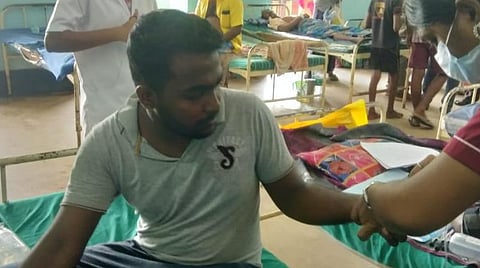 தஞ்சையில் 'ஷவர்மா' சாப்பிட்ட மருத்துவ மாணவர்கள் மூவருக்கு வாந்தி, மயக்கம்