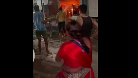 மத்தியப்பிரதேசத்தில் அடுக்குமாடி குடியிருப்பில் தீ விபத்து: 2 பெண்கள் உள்பட 7 பேர் பலி 