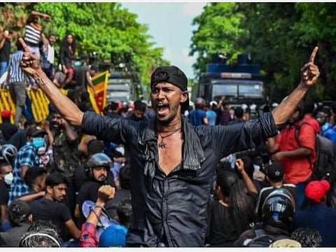இலங்கையில் மீண்டும் நெருக்கடி: பெட்ரோல், டீசல் தட்டுப்பாடு; அதிகரிக்கும் பொருளாதார சிக்கல்: உலுக்கும் போராட்டம்