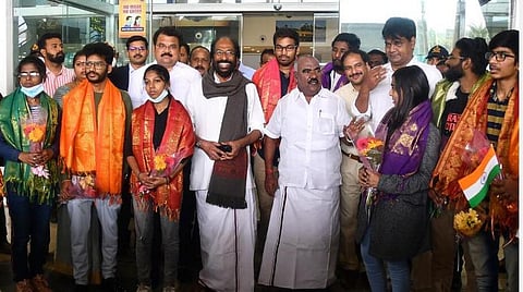 உக்ரைனிலிருந்து தமிழக மாணவர்களை மீட்க ரூ.3.26 கோடி செலவு: அரசுக் குறிப்பில் தகவல்