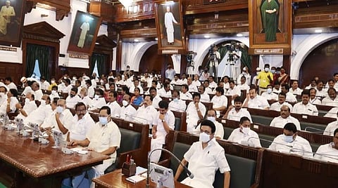 துணைவேந்தரை நியமிக்க அரசுக்கு அதிகாரம் வழங்குவது உட்பட 20 மசோதாக்கள் பேரவையில் நிறைவேற்றம்