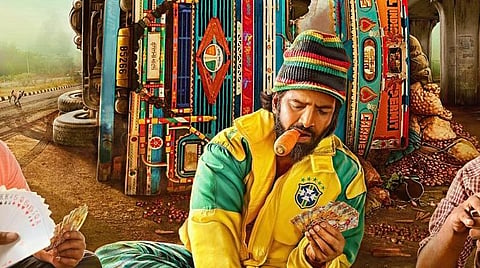 வித்தியாசமான லுக்கில் நடிகர் சந்தானம் - கவனம் ஈர்க்கும் 'குலு குலு' பர்ஸ்ட் லுக்