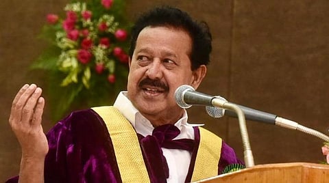 கோவை பாரதியார் பல்கலைக்கழகத்தில் நடந்த பட்டமளிப்பு விழாவில் பேசிய அமைச்சர் பொன்முடி.   படம்: ஜெ.மனோகரன்.
