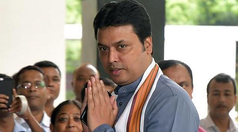 திரிபுரா முதல்வர் பிப்லவ் குமாா் திடீர் ராஜிநாமா: தேர்தலுக்கு 8 மாதங்களுக்கு முன்பு பதவி விலகல்