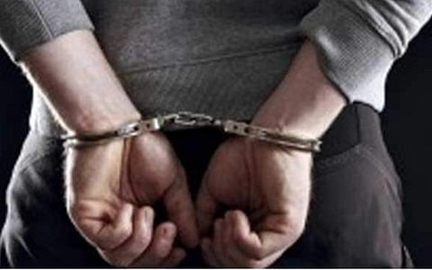புதுச்சேரியில் இளைஞரை கத்தியால் வெட்டிய தொழிலாளி கைது