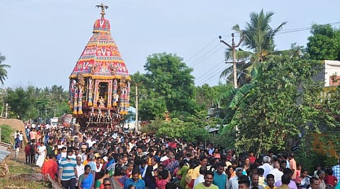 நரசிம்ம ஜெயந்தி-  சிங்கிரிகுடி லட்சுமி நரசிம்மர் கோயில் தேரோட்டம் ஏராளமான பக்தர்கள் வடம் பிடித்து இழுத்தனர்