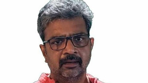 சிவலிங்கம் பற்றி சர்ச்சைக் கருத்து: டெல்லி இந்து கல்லூரி பேராசிரியர் கைது