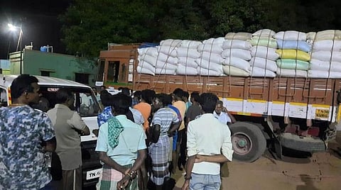 தமிழக ரேசன் அரிசி அதிகளவு ஆந்திராவுக்கு கடத்தல் - முதல்வர் நடவடிக்கை எடுக்க விஜயகாந்த், டிடிவி தினகரன் கோரிக்கை