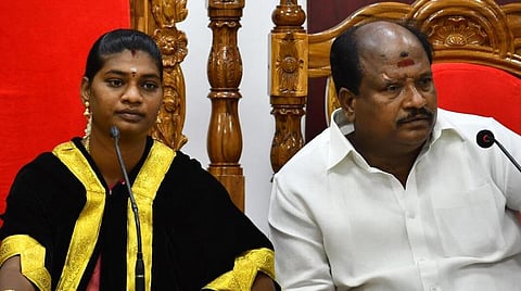அடிப்படை வசதிகளை மேற்கொள்ள போதிய பணியாளர்களை நியமிக்க வேண்டும்: தாம்பரம் மாநகராட்சி மேயர் கோரிக்கை