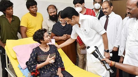 மருத்துவமனையில் சிந்துவை நலம் விசாரித்த முதல்வர் ஸ்டாலின்