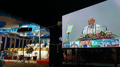 ராமேசுவரம் ரயில் நிலையத்தில் நடைபெற்ற காணொலி நிகழ்ச்சி.