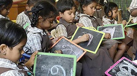 எண்ணும் எழுத்தும் இயக்கம்: குழந்தைகளுக்கு இன்னொரு கூண்டு