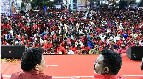 மதுரையில் நடைபெற்ற செஞ்சட்டைப் பேரணி