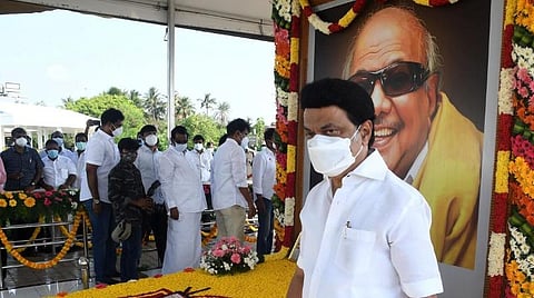 அரசு விழாவாக கொண்டாடப்படும் முன்னாள் முதல்வர் கருணாநிதியின் 99-வது பிறந்த நாள் - மரியாதை செலுத்துகிறார் முதல்வர்