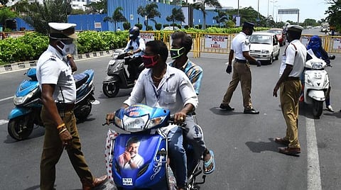 விதிகளை மீறிய வாகன ஓட்டிகளிடமிருந்து 50 நாட்களில் ரூ.6.50 கோடி அபராதம் வசூல்: சென்னை பெருநகர போக்குவரத்து காவல் துறை நடவடிக்கை