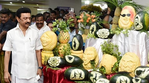 2 நாளில் ரூ.8.35 லட்சம் வசூல் : சென்னை மலர் கண்காட்சி முதல்வர் பார்வையிட்டார் 
