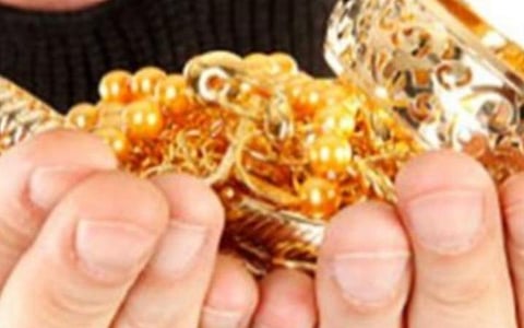 பாணாவரம் அருகே விவசாயி வீட்டில் 7 பவுன் நகை திருட்டு