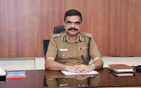 44 காவல் துறை அதிகாரிகள் பணியிட மாற்றம்: தாம்பரம் ஆணையராக அமல்ராஜ் நியமனம்