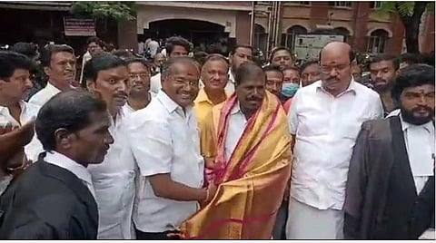பள்ளி மாணவர்களுக்கு நீதிபோதனை வகுப்பும் தேர்வும் நடத்துக: ஜி.கே.மணி யோசனை